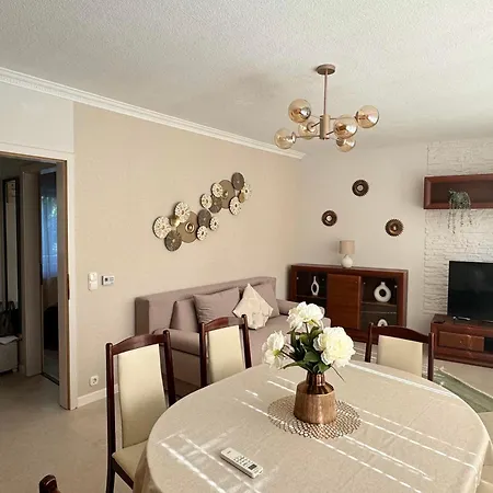 Apartment Selyemakacapartman *