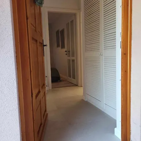 Selyemakacapartman バラトンレッレ