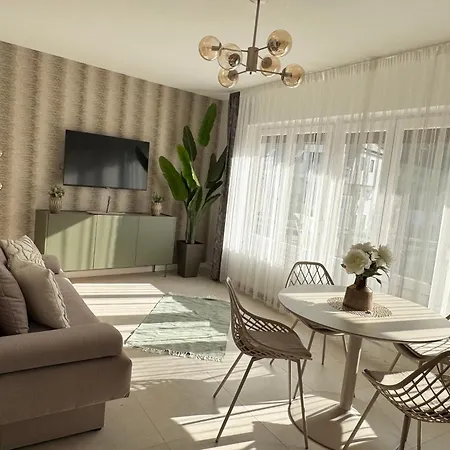 Selyemakacapartman Appartement